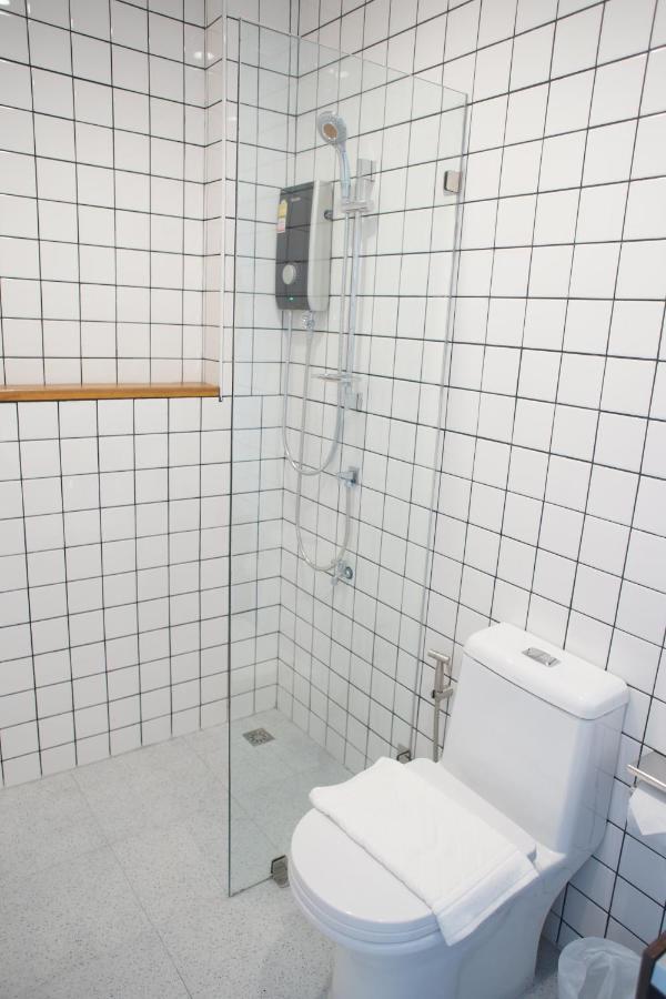 Breadfruit Hostel Csiangmaj Kültér fotó