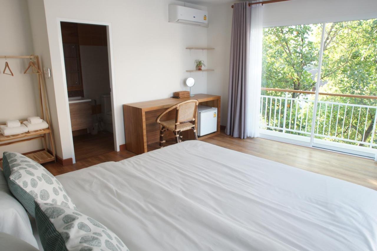 Breadfruit Hostel Csiangmaj Kültér fotó